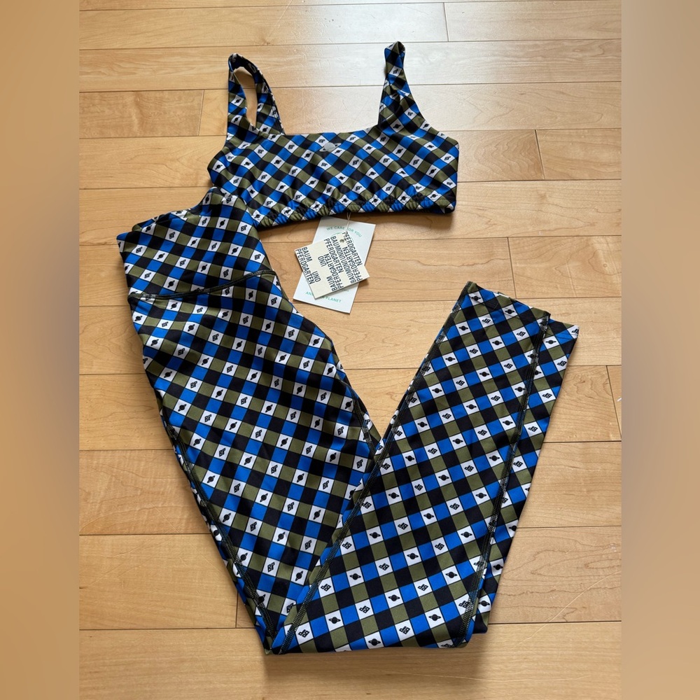 Planet Nusa Athletic Set